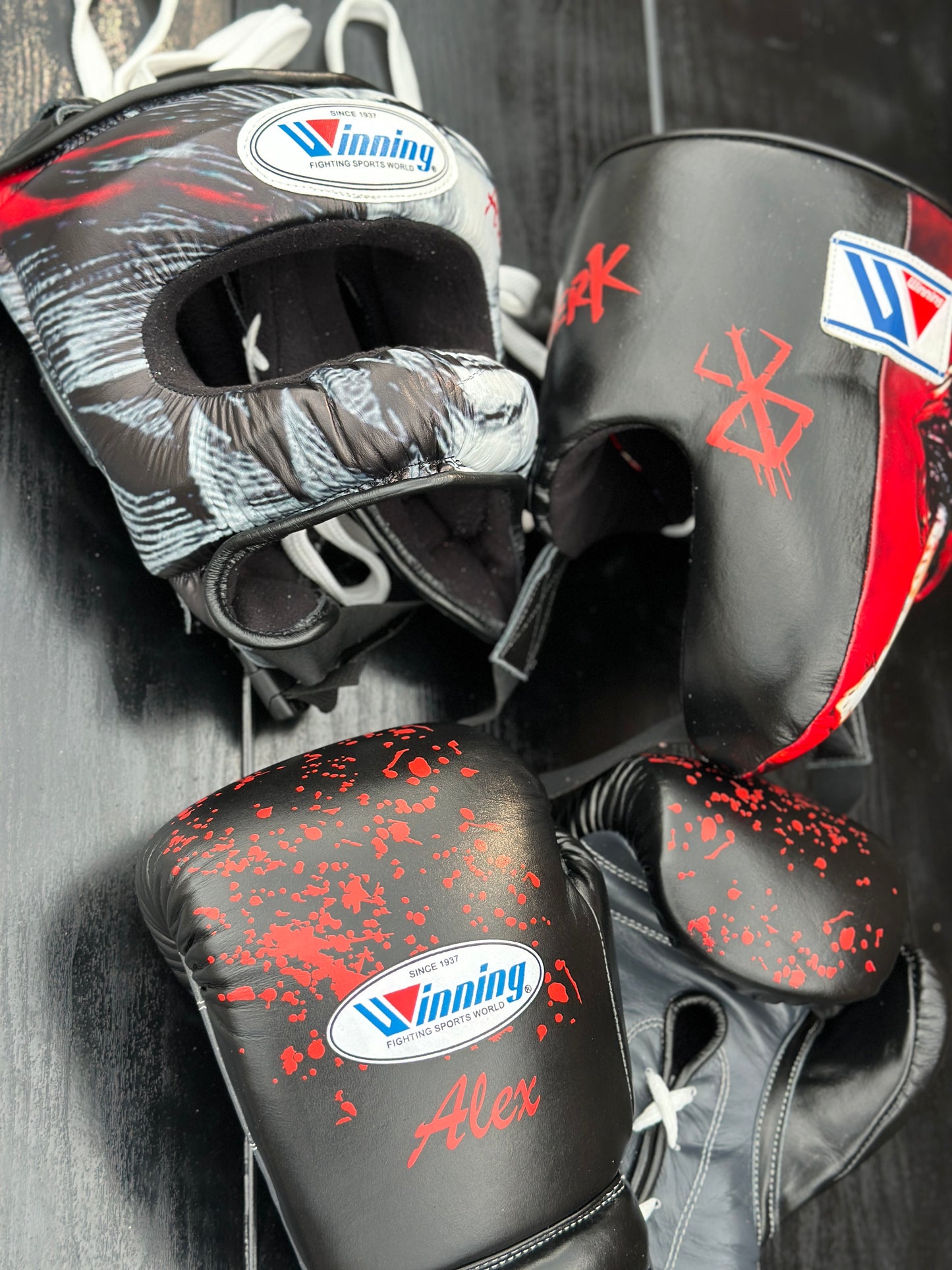 Winning boxing set ,winning boxing gloves, Winning Head protector, Winning groin protector - Berserk
