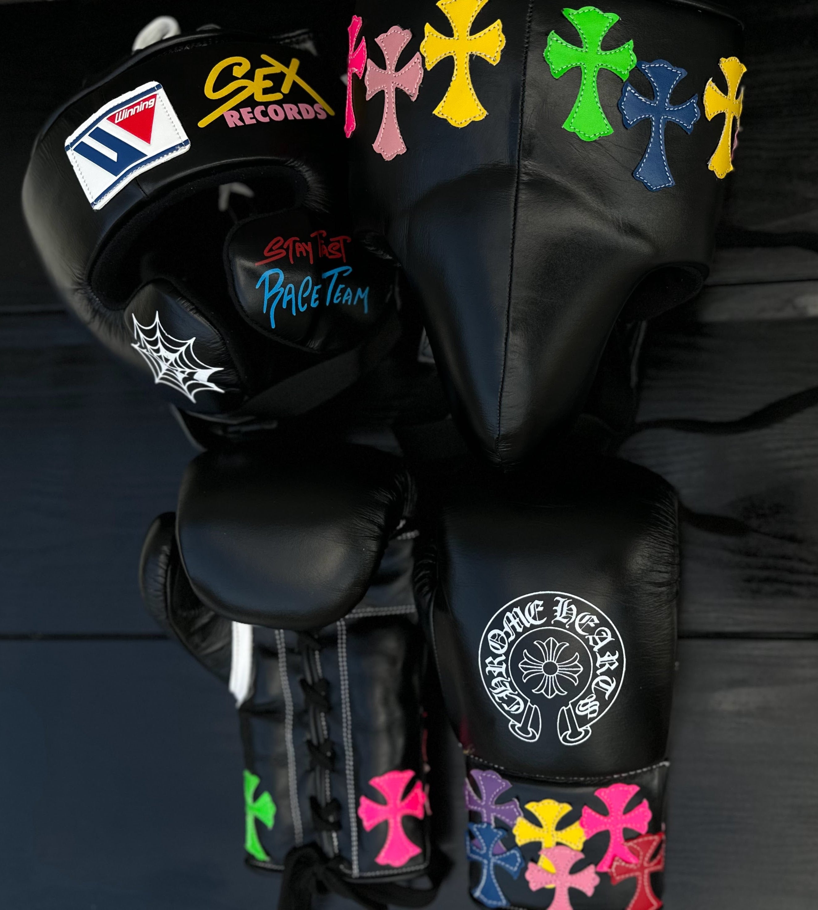 Winning_Cross_Boxing_Gloves_set_Black_Leather_laceup