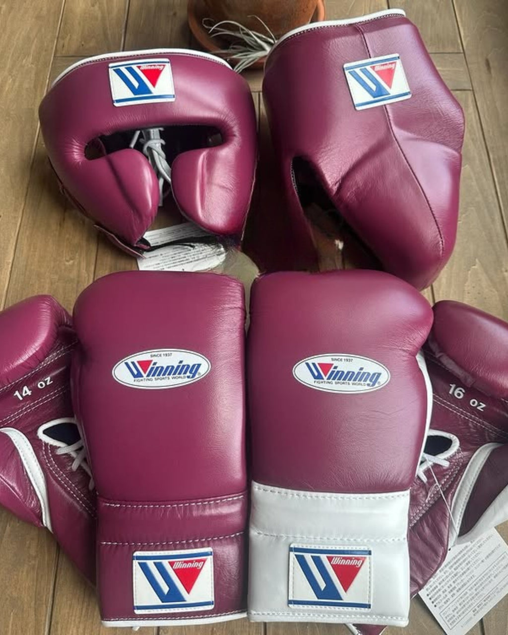 Affordable Winning Boxing gloves set Maroon