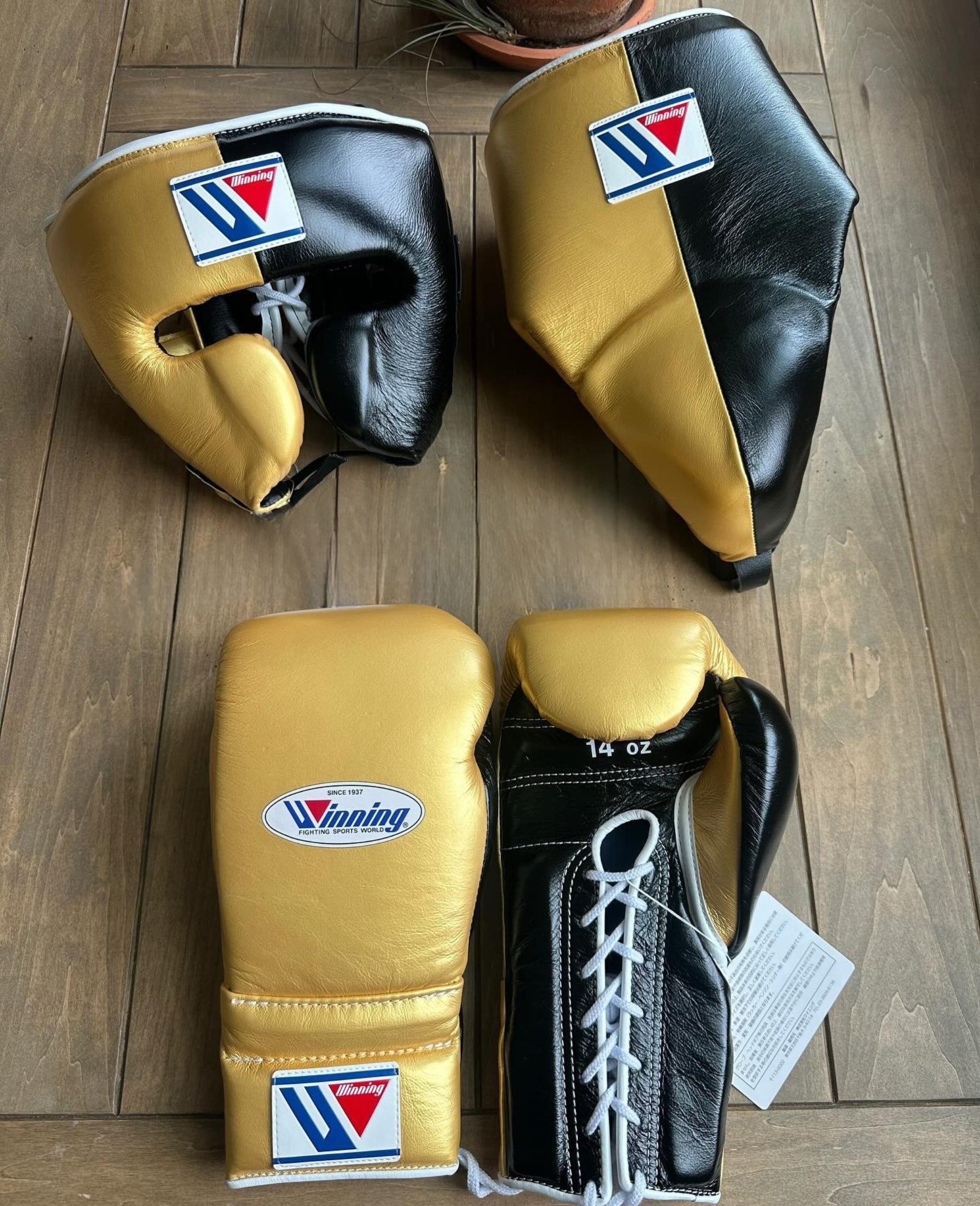 Custom Winning Boxing set Black Gold Lace up