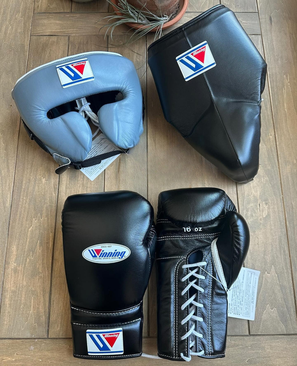 Custom Winning Boxing set Grey Black Leather Laceup gloves