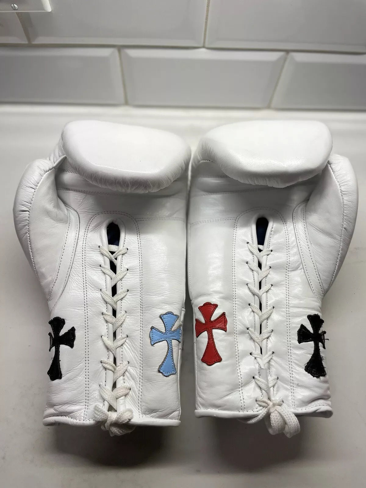 Winning boxing gloves Cross White Leather Lace up - Velcro