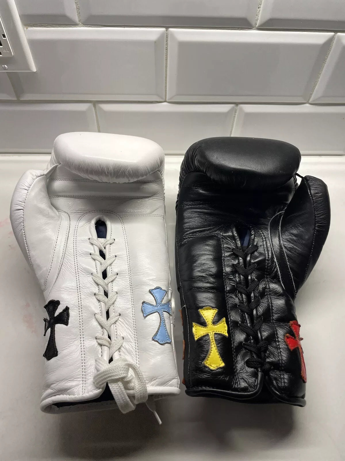 Winning boxing gloves White Black Leather Lace up - Velcro