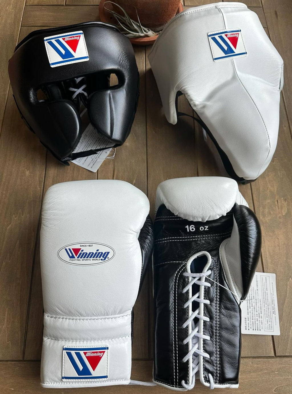 Winning boxing gloves set White Black 