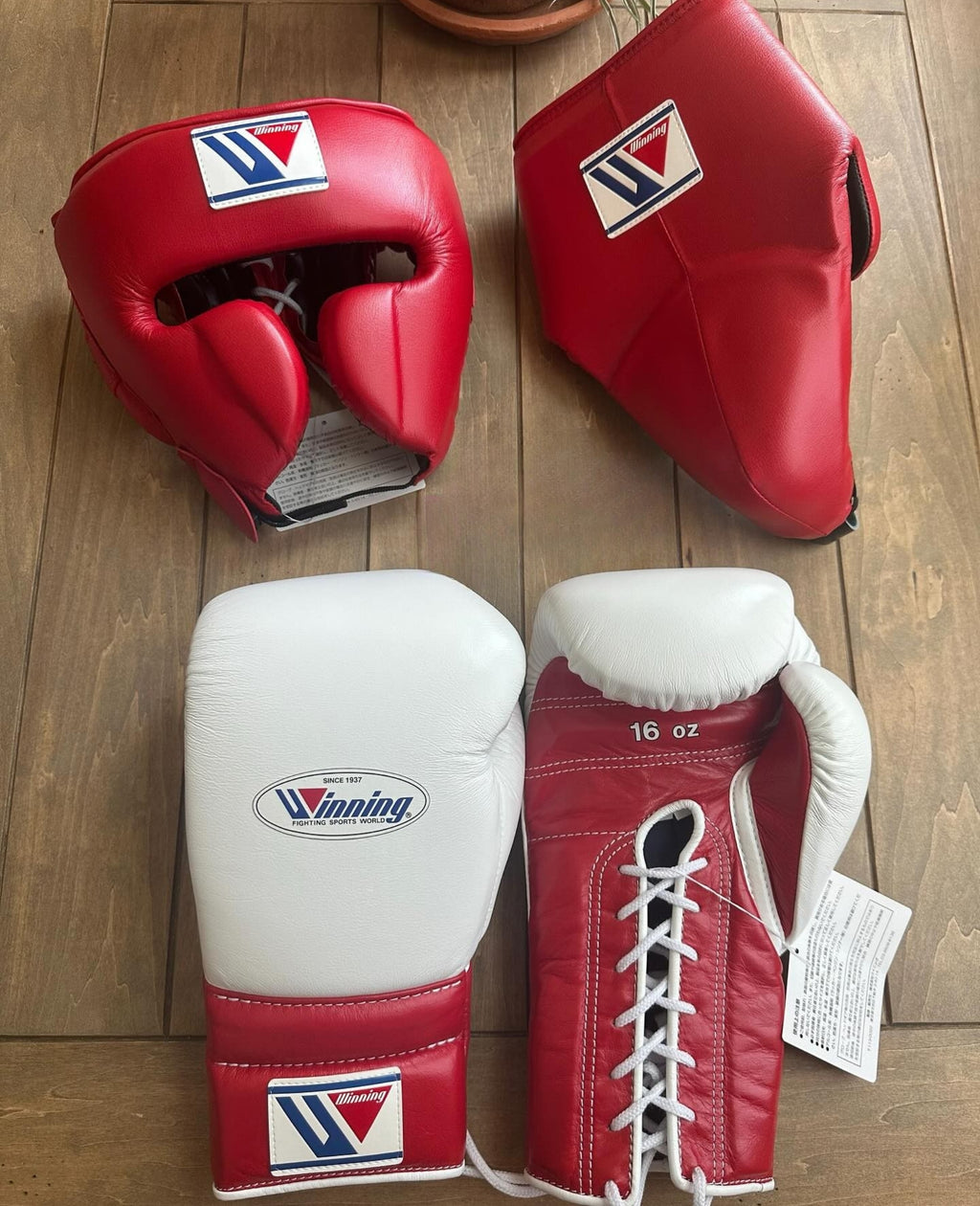 Winning boxing set Red White Leather
