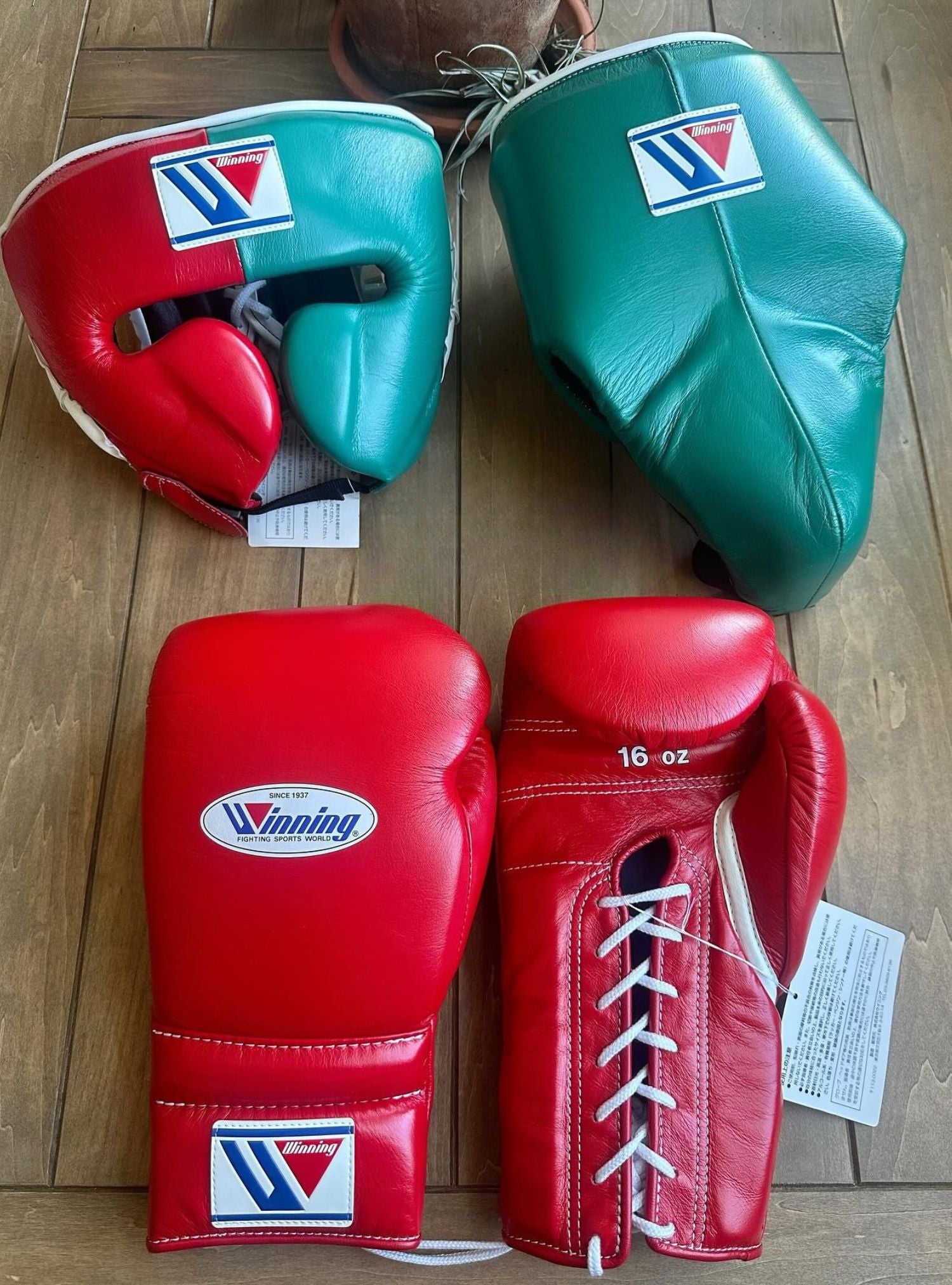 Winning boxing set red Green Leather